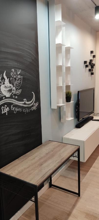 Be My Guest- Fontany Luxury Metro Wi-fi Free Parking Zone Appartamento Varsavia
