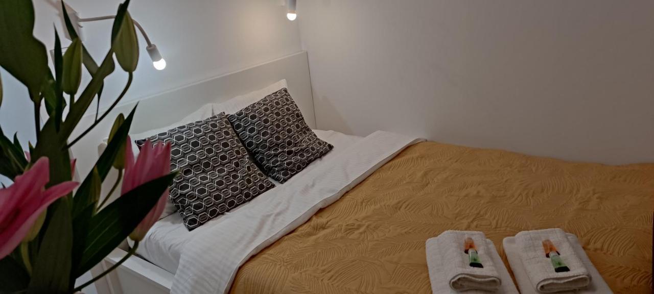 Apartment Be My Guest- Fontany Luxury Metro Wi-fi Free Parking Zone