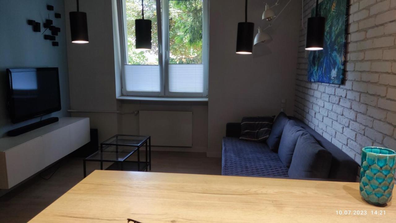 Be My Guest- Fontany Luxury Metro Wi-fi Free Parking Zone Apartment Warsaw